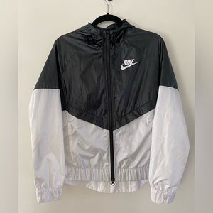Nike Windrunner Windbreaker